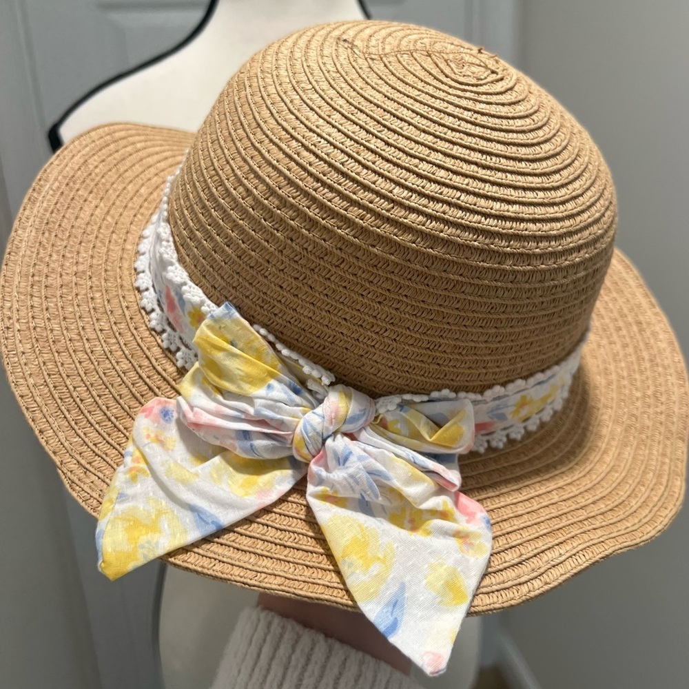 Stylish Straw Hat with Floral Bow - Picture 6 of 12